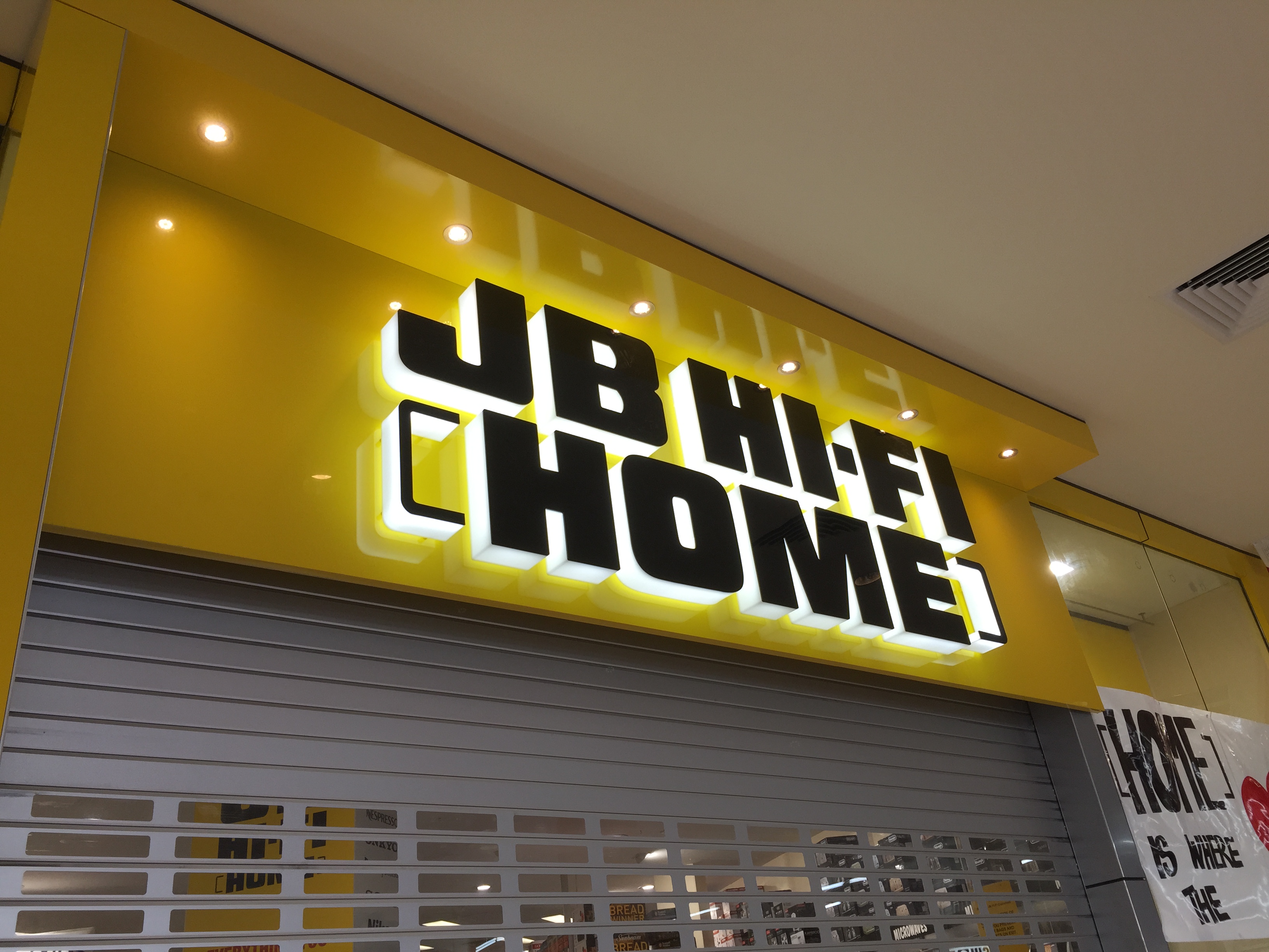 JB Hi Fi 